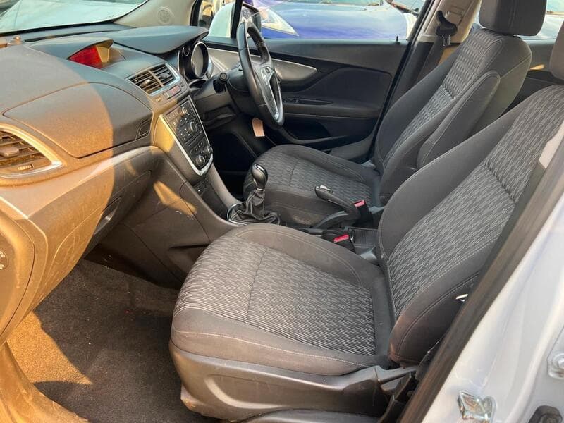 2016 Vauxhall Mokka 1.6 CDTi Exclusiv SUV 5dr Diesel Manual 2WD Euro 6 (s/s) (136 ps) - thumbnail 4