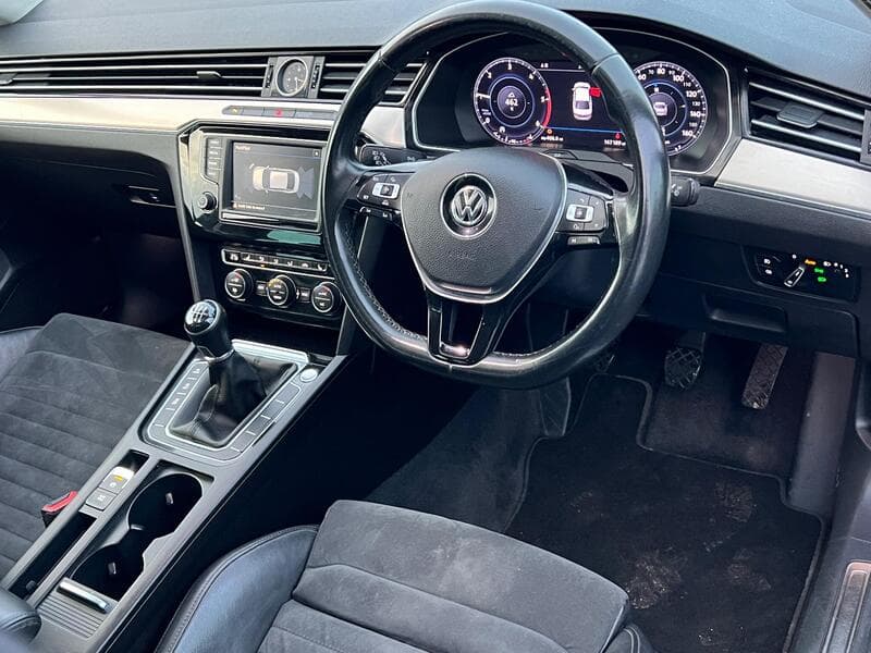 2016 Volkswagen Passat 2.0 TDI BlueMotion Tech GT Saloon 4dr Diesel Manual Euro 6 (s/s) (190 ps) - thumbnail 9