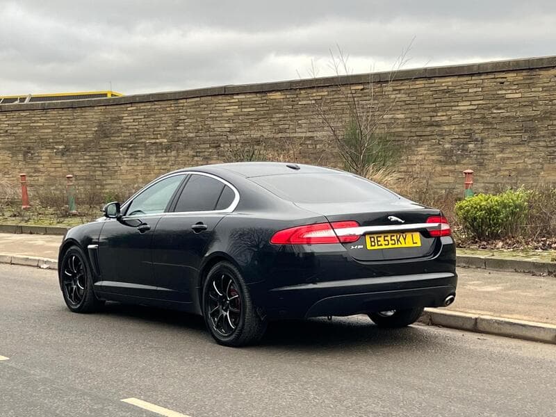 2012 Jaguar XF 2.2d Premium Luxury Saloon 4dr Diesel Auto Euro 5 (s/s) (190 ps) - thumbnail 7