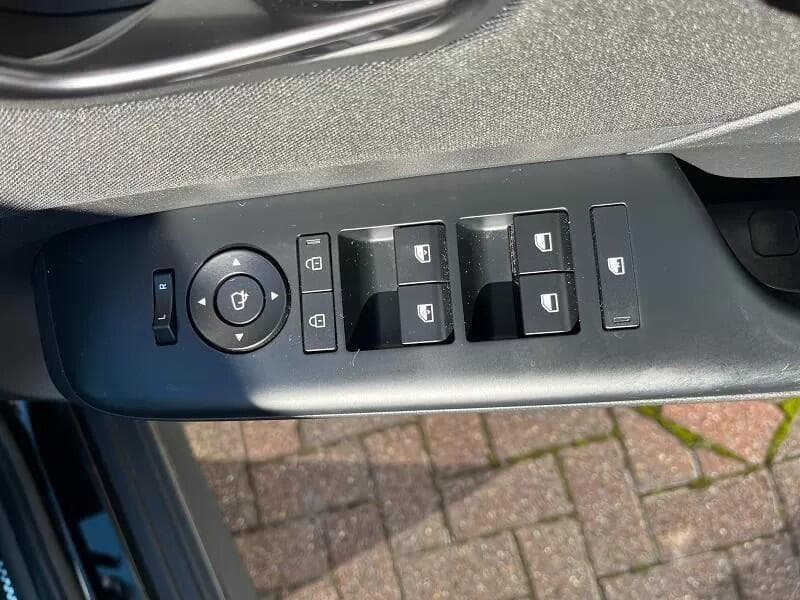 2024 Hyundai Kona 160kW N Line 65kWh 5dr Auto - thumbnail 11