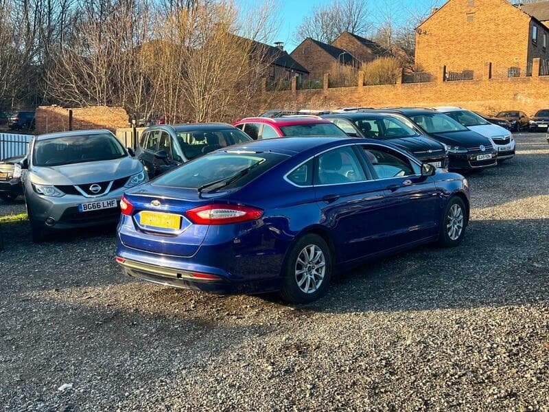 2015 Ford Mondeo 1.6 TDCi ECOnetic Zetec Hatchback 5dr Diesel Manual Euro 5 (s/s) (115 ps) - image 3