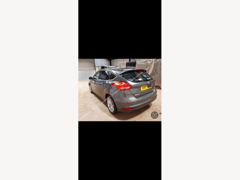 2017 Ford Focus 1.0T EcoBoost Zetec Edition Hatchback 5dr Petrol Manual Euro 6 (s/s) (125 ps) - image 2
