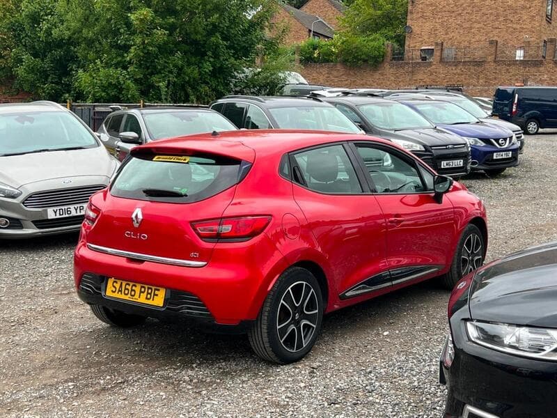 2016 Renault Clio 1.5 dCi Dynamique Nav Hatchback 5dr Diesel Manual Euro 6 (s/s) (90 ps) - image 3