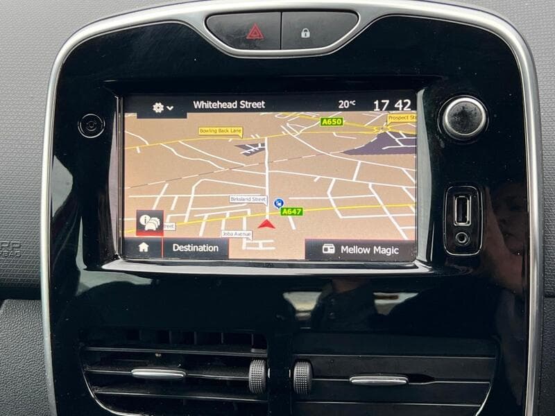 2016 Renault Clio 1.5 dCi Dynamique Nav Hatchback 5dr Diesel Manual Euro 6 (s/s) (90 ps) - thumbnail 6