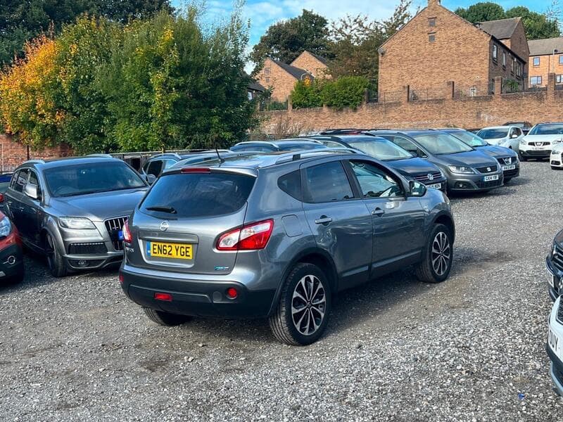 2013 Nissan Qashqai 1.6 dCi n-tec+ SUV 5dr Diesel Manual 2WD Euro 5 (130 ps) - image 3