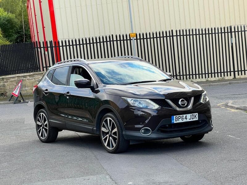 2015 Nissan Qashqai 1.5 dCi Tekna SUV 5dr Diesel Manual 2WD Euro 5 (s/s) (110 ps) - image 2