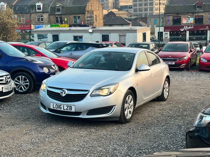 2016 Vauxhall Insignia 1.6 CDTi ecoFLEX SE Hatchback 5dr Diesel Manual Euro 6 (s/s) (136 ps) - image 2
