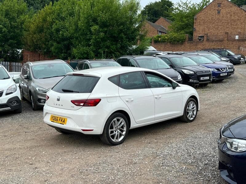 2016 SEAT Leon 1.6 TDI SE Dynamic Technology Hatchback 5dr Diesel Manual Euro 6 (s/s) (110 ps) - image 2