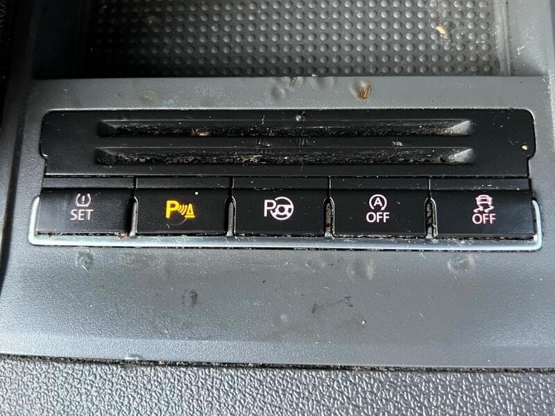 2014 Volkswagen Touran 2.0 TDI Sport MPV 5dr Diesel Manual Euro 5 (140 ps) - thumbnail 9