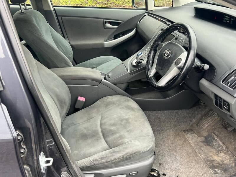 2011 Toyota Prius 1.8 VVT-h T Spirit Hatchback 5dr Petrol Hybrid CVT Euro 5 (s/s) (136 ps) - image 3