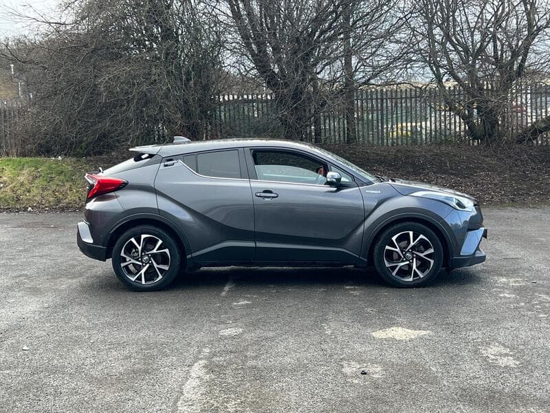 2018 Toyota C-HR 1.8 VVT-h Design SUV 5dr Petrol Hybrid CVT Euro 6 (s/s) (122 ps) - thumbnail 9