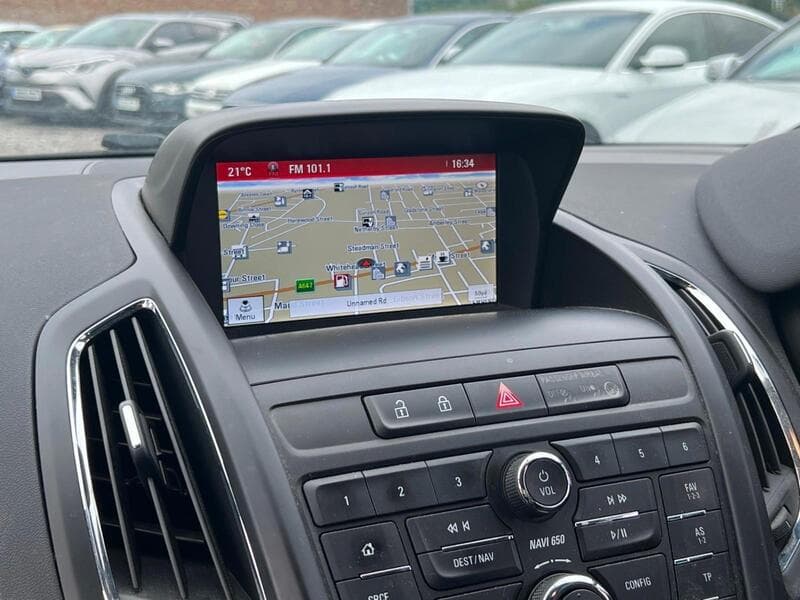 2015 Vauxhall Zafira Tourer 1.4i Turbo Tech Line MPV 5dr Petrol Manual Euro 6 (140 ps) - thumbnail 8