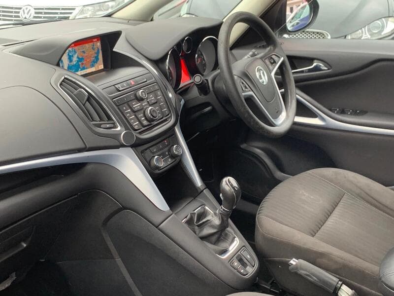 2014 Vauxhall Zafira Tourer 1.6 CDTi ecoFLEX Exclusiv MPV 5dr Diesel Manual Euro 6 (s/s) (136 ps) - thumbnail 7
