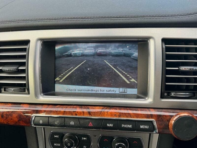 2011 Jaguar XF 2.2d Premium Luxury Saloon 4dr Diesel Auto Euro 5 (s/s) (190 ps) - thumbnail 7