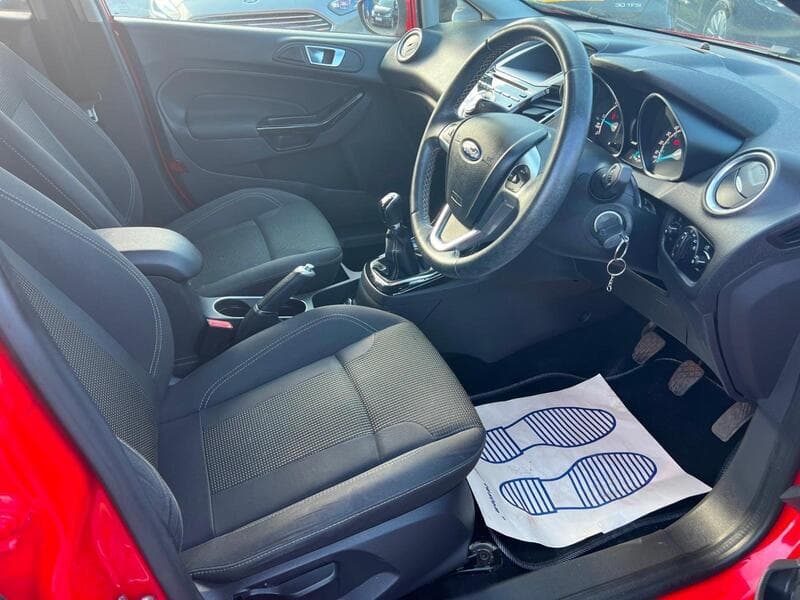 2016 Ford Fiesta 1.5 TDCi ECOnetic Titanium Hatchback 5dr Diesel Manual Euro 6 (s/s) (95 ps) - thumbnail 4