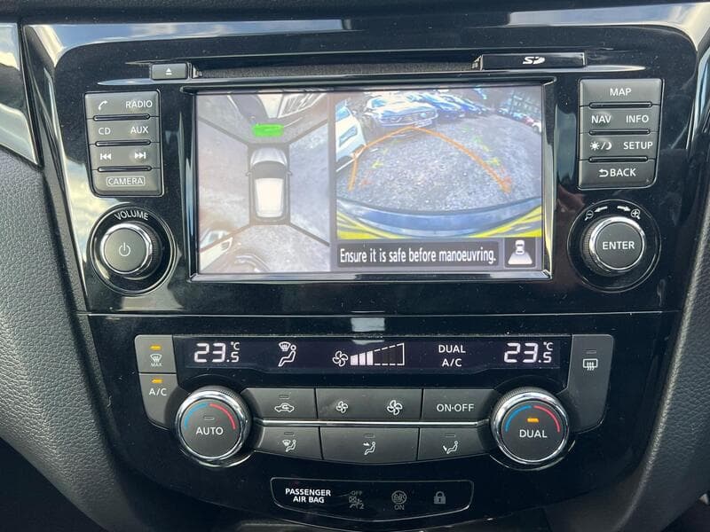 2016 Nissan Qashqai 1.2 DIG-T N-Connecta SUV 5dr Petrol Manual 2WD Euro 6 (s/s) (115 ps) - thumbnail 6