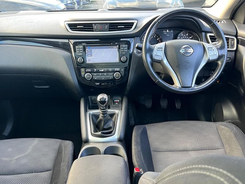 2016 Nissan Qashqai 1.2 DIG-T N-Connecta SUV 5dr Petrol Manual 2WD Euro 6 (s/s) (115 ps) - thumbnail 5
