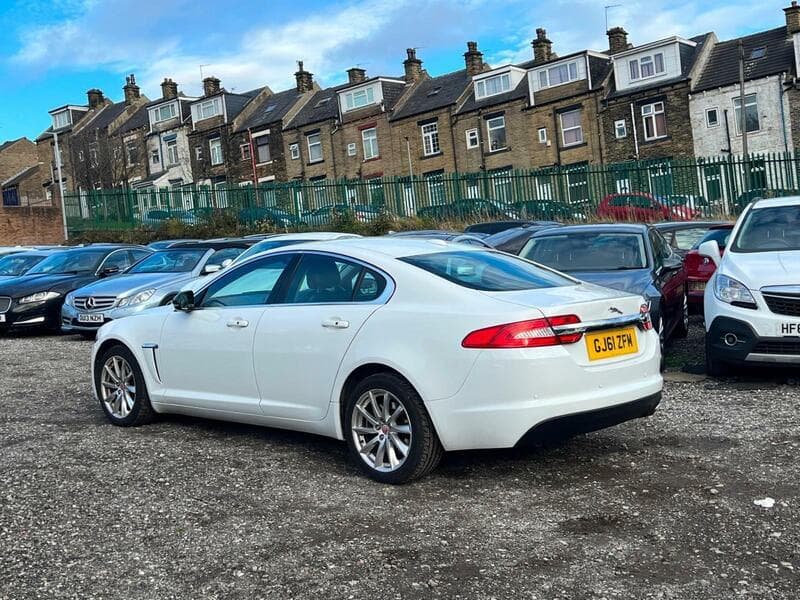 2011 Jaguar XF 2.2d Premium Luxury Saloon 4dr Diesel Auto Euro 5 (s/s) (190 ps) - image 3