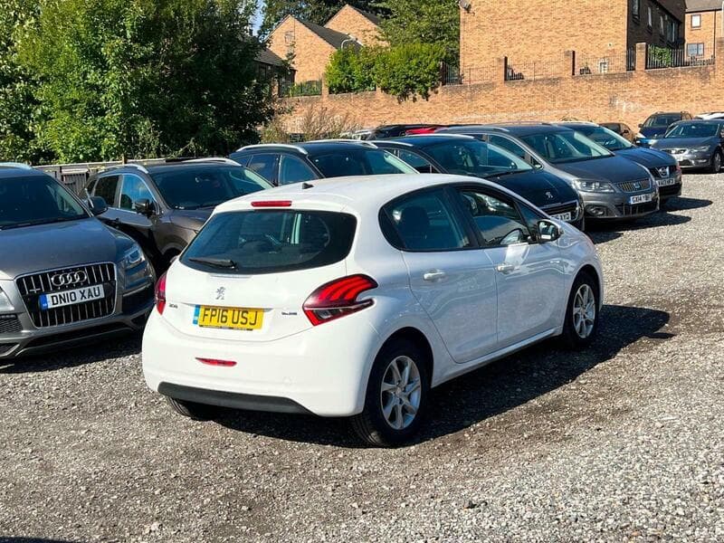 2016 Peugeot 208 1.6 BlueHDi Active Hatchback 5dr Diesel Manual Euro 6 (75 ps) - image 3