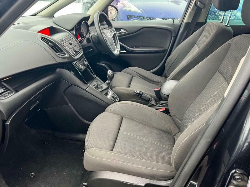 2015 Vauxhall Zafira Tourer 2.0 CDTi SRi MPV 5dr Diesel Manual Euro 5 (130 ps) - thumbnail 4