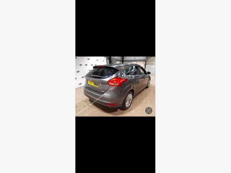2017 Ford Focus 1.0T EcoBoost Zetec Edition Hatchback 5dr Petrol Manual Euro 6 (s/s) (125 ps) - thumbnail 6