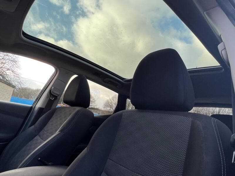 2016 Nissan Qashqai 1.2 DIG-T N-Connecta SUV 5dr Petrol Manual 2WD Euro 6 (s/s) (115 ps) - image 3