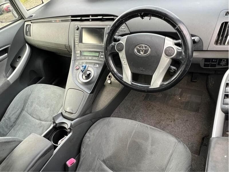 2011 Toyota Prius 1.8 VVT-h T Spirit Hatchback 5dr Petrol Hybrid CVT Euro 5 (s/s) (136 ps) - thumbnail 5