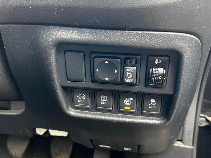 2015 Nissan Juke 1.5 dCi Tekna SUV 5dr Diesel Manual Euro 6 (s/s) (110 ps) - thumbnail 9