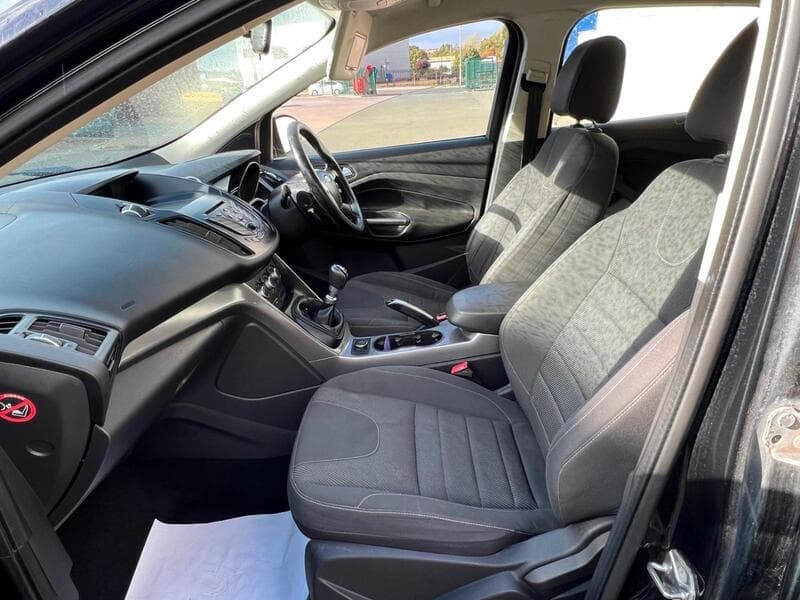 2013 Ford Kuga 2.0 TDCi Zetec SUV 5dr Diesel Manual AWD Euro 5 (140 ps) - thumbnail 7