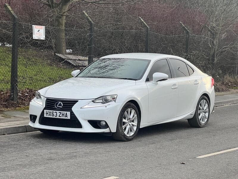 2013 Lexus IS 2.5 300h Luxury Saloon 4dr Petrol Hybrid E-CVT Euro 5 (s/s) (223 ps)