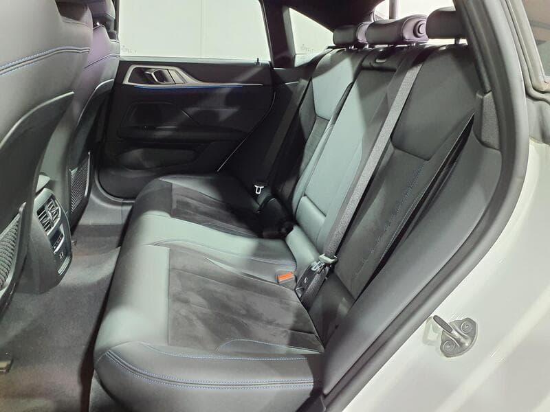 2011 Mercedes-Benz C180 ELEGANCE BLUEEFFICIENCY A 1.8 C180 BlueEfficiency Elegance Saloon 4dr Petrol G-Tronic+ Euro 5 (s/s) (156 ps) - thumbnail 6