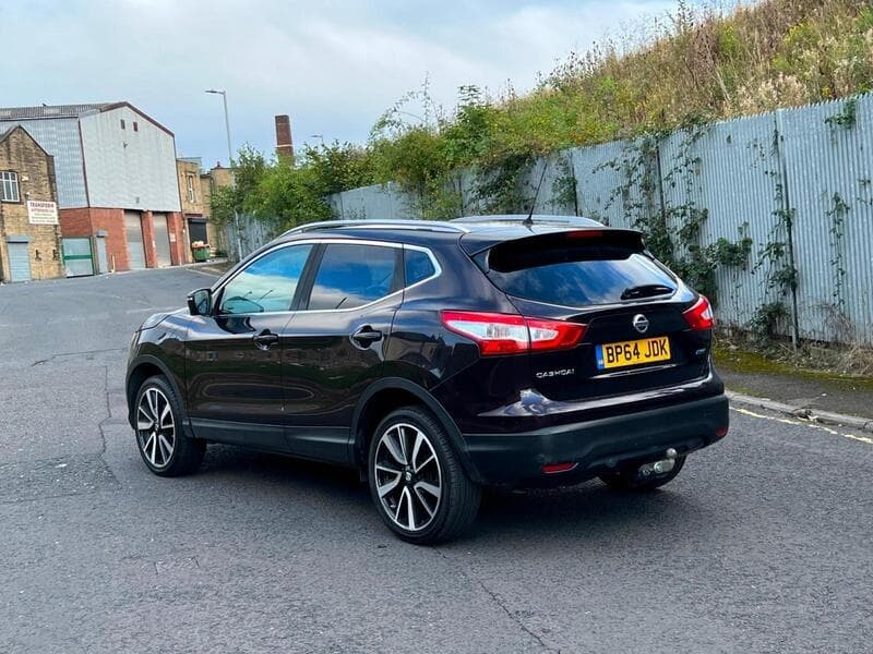 2015 Nissan Qashqai 1.5 dCi Tekna SUV 5dr Diesel Manual 2WD Euro 5 (s/s) (110 ps) - thumbnail 10