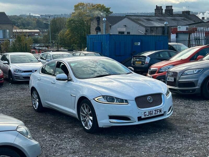 2011 Jaguar XF 2.2d Premium Luxury Saloon 4dr Diesel Auto Euro 5 (s/s) (190 ps) - image 2