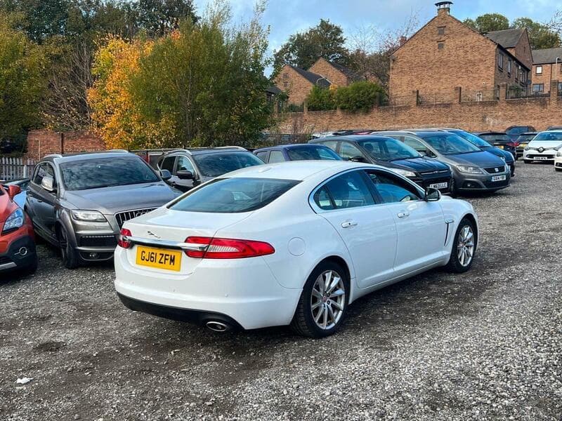 2011 Jaguar XF 2.2d Premium Luxury Saloon 4dr Diesel Auto Euro 5 (s/s) (190 ps) - thumbnail 9