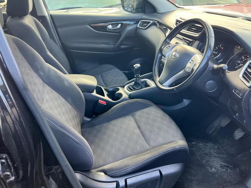 2016 Nissan Qashqai 1.2 DIG-T N-Connecta SUV 5dr Petrol Manual 2WD Euro 6 (s/s) (115 ps) - thumbnail 4