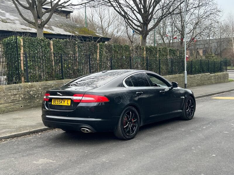 2012 Jaguar XF 2.2d Premium Luxury Saloon 4dr Diesel Auto Euro 5 (s/s) (190 ps) - thumbnail 8