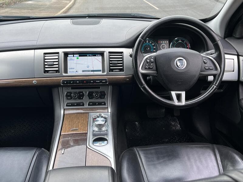 2012 Jaguar XF 2.2d Premium Luxury Saloon 4dr Diesel Auto Euro 5 (s/s) (190 ps) - thumbnail 5