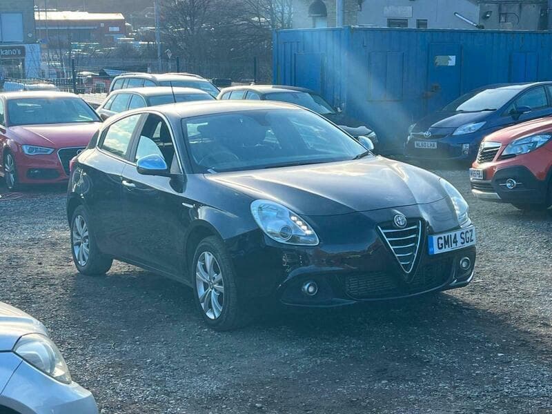 2014 Alfa Romeo Giulietta 1.6 JTDM-2 Distinctive Hatchback 5dr Diesel Manual Euro 5 (s/s) (105 bhp) - image 2