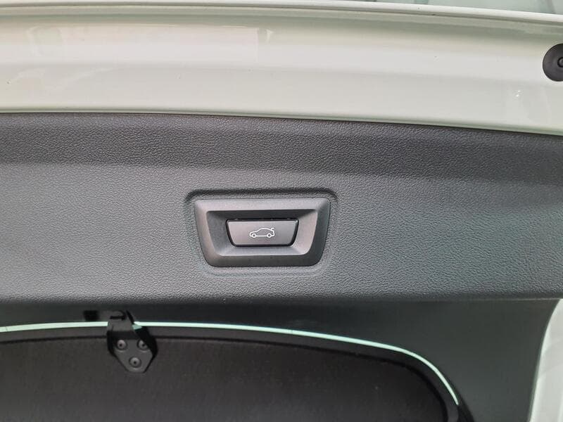 2011 Mercedes-Benz C180 ELEGANCE BLUEEFFICIENCY A 1.8 C180 BlueEfficiency Elegance Saloon 4dr Petrol G-Tronic+ Euro 5 (s/s) (156 ps) - thumbnail 8