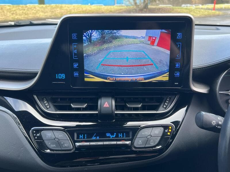 2018 Toyota C-HR 1.8 VVT-h Design SUV 5dr Petrol Hybrid CVT Euro 6 (s/s) (122 ps) - thumbnail 5