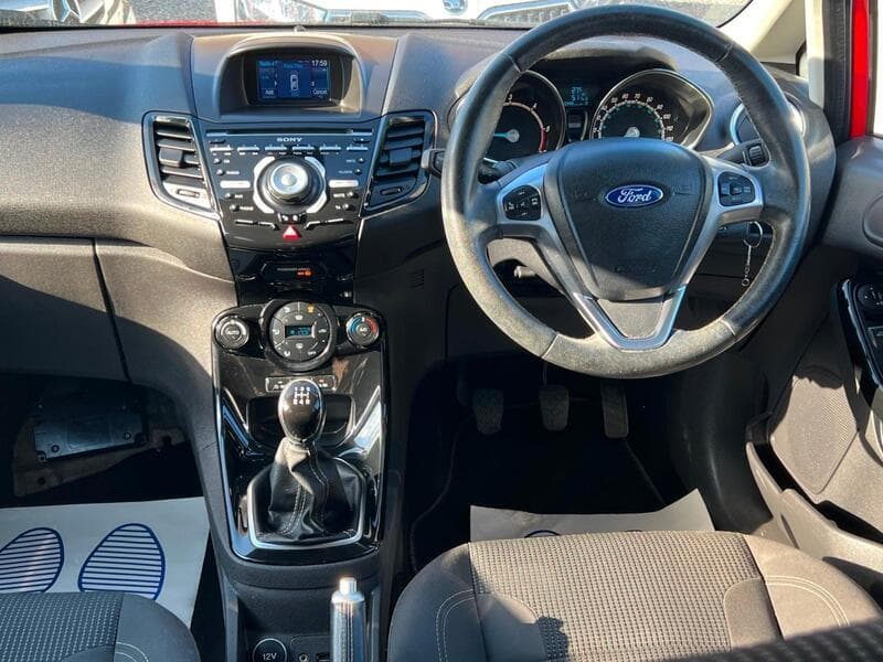 2016 Ford Fiesta 1.5 TDCi ECOnetic Titanium Hatchback 5dr Diesel Manual Euro 6 (s/s) (95 ps) - thumbnail 7