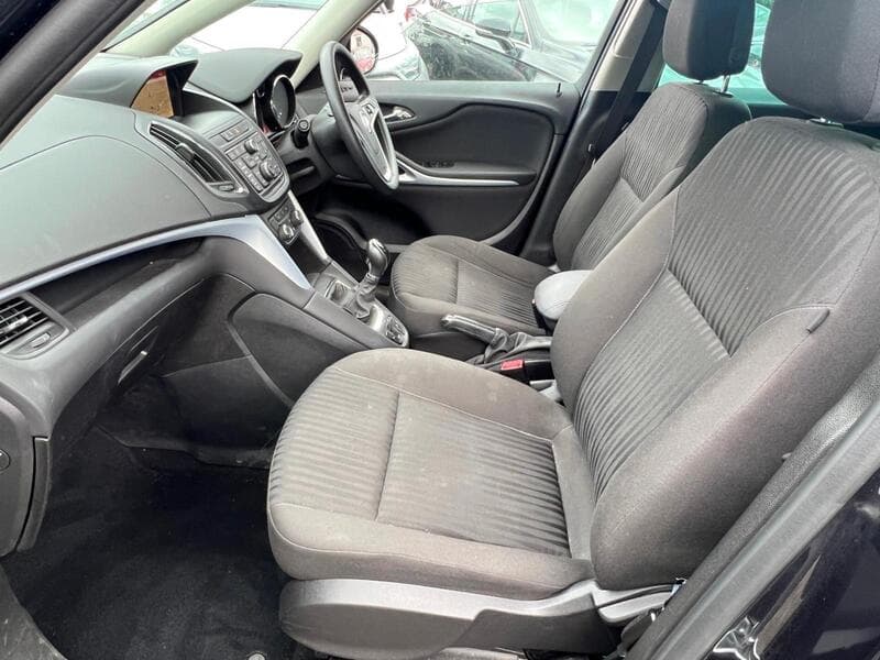 2015 Vauxhall Zafira Tourer 1.4i Turbo Tech Line MPV 5dr Petrol Manual Euro 6 (140 ps) - thumbnail 4